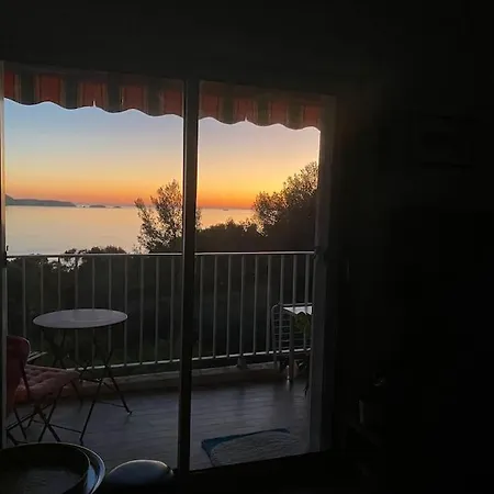 Duplex Rooftop Acces Plage Par Chemin Prive Apartment Hyeres
